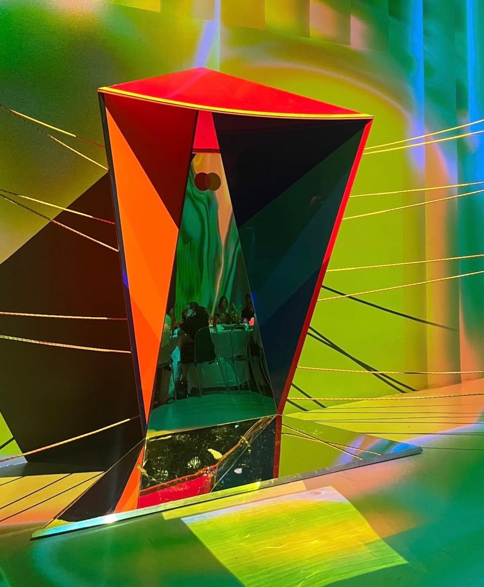 Mastercard Dinner Sculpture — view 3