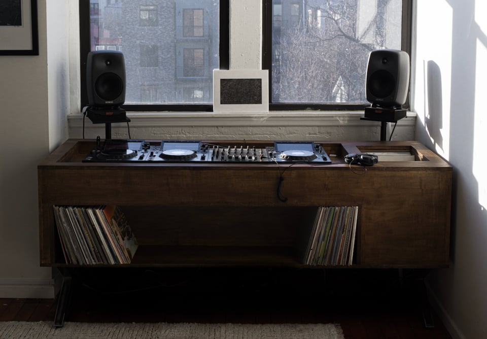 Custom Dj Booth 001 — view 1